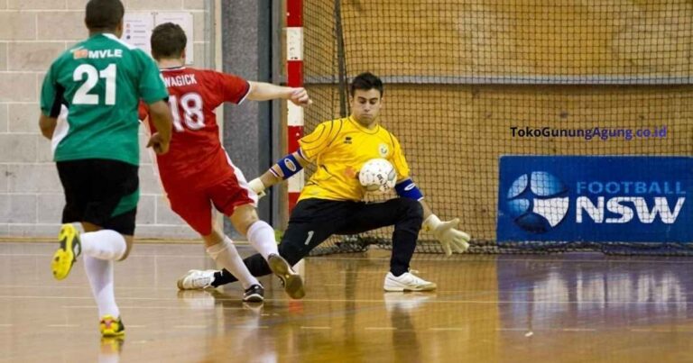 Panduan Jago Blok Bola Begini Tips Menjadi Kiper Futsal Super Handal dari Teknik, Latihan, dan Mental